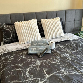 Pet friendly Hotel Near Airport with Free Pool
